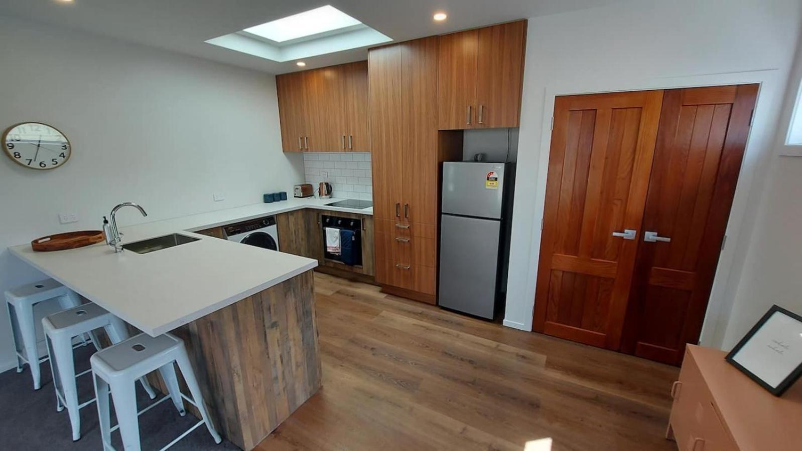 דנידין Sleek Suite By The Sand 1-Bedroom מראה חיצוני תמונה